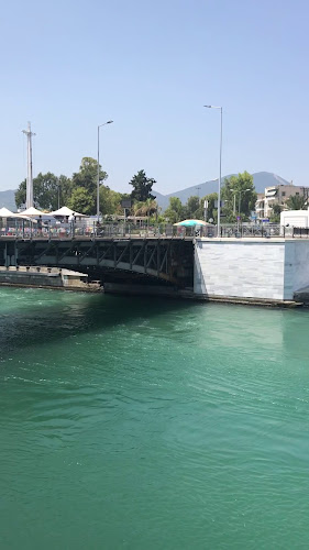 Παλαιά Γέφυρα Ευρίπου Ανοιχτές ώρες