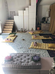 Photo n°2 de Eric Delamotte - Mains tenant pour Soi à Brens (Programme de bien-être)