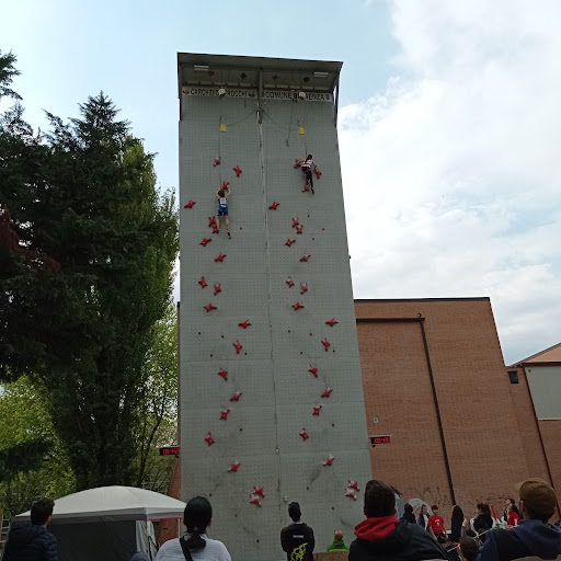 Palestra SM Strocchi Arrampicata Sportiva - Thumbnail