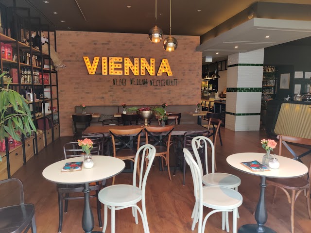 Tesla Coffee & Concept