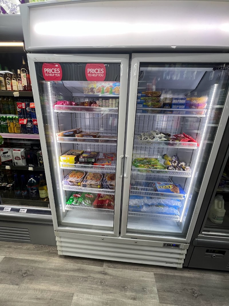 Hightown food&wine off licence photo 3