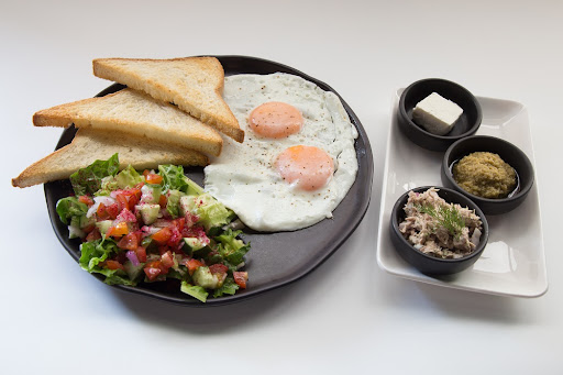 MonAmi Café