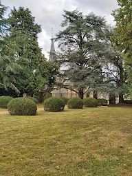 Photo n°4 de Château de Moulins à Moulins-le-Carbonnel (Livraison de repas à domicile)