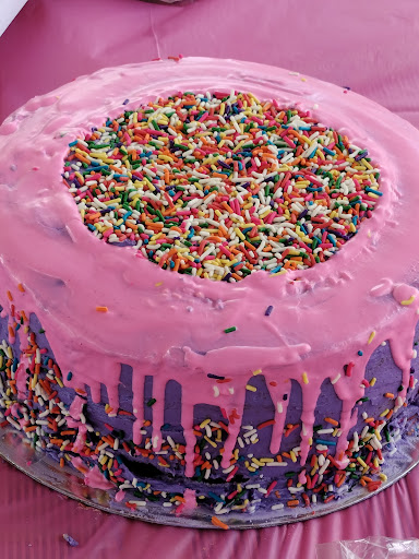 Lill Pullies Sweets & Creations Logo