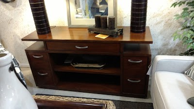 Photos of Hegg's Gallery-Fine Furniture