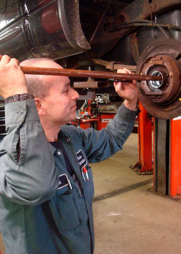 Auto Technicians - Visual