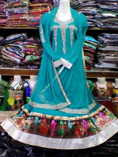 Photos of Azmiri Bastra Bitan & Garments
