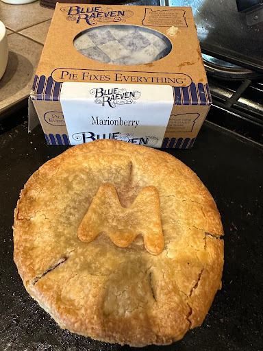 Blue Raeven Pies - Thumbnail