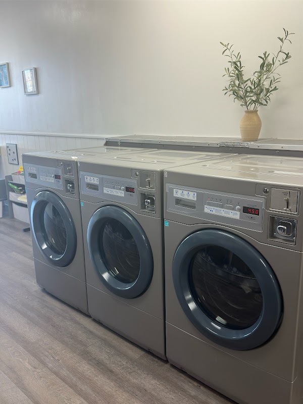 Turnpike Laundry Room storefront and entrance in Hartford