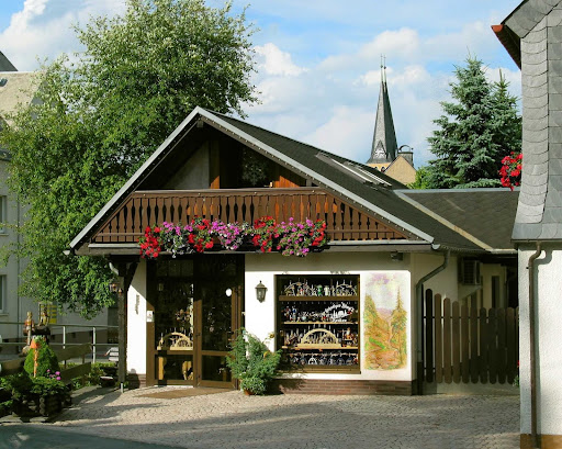 Schnitzer Häus`l Reuter
