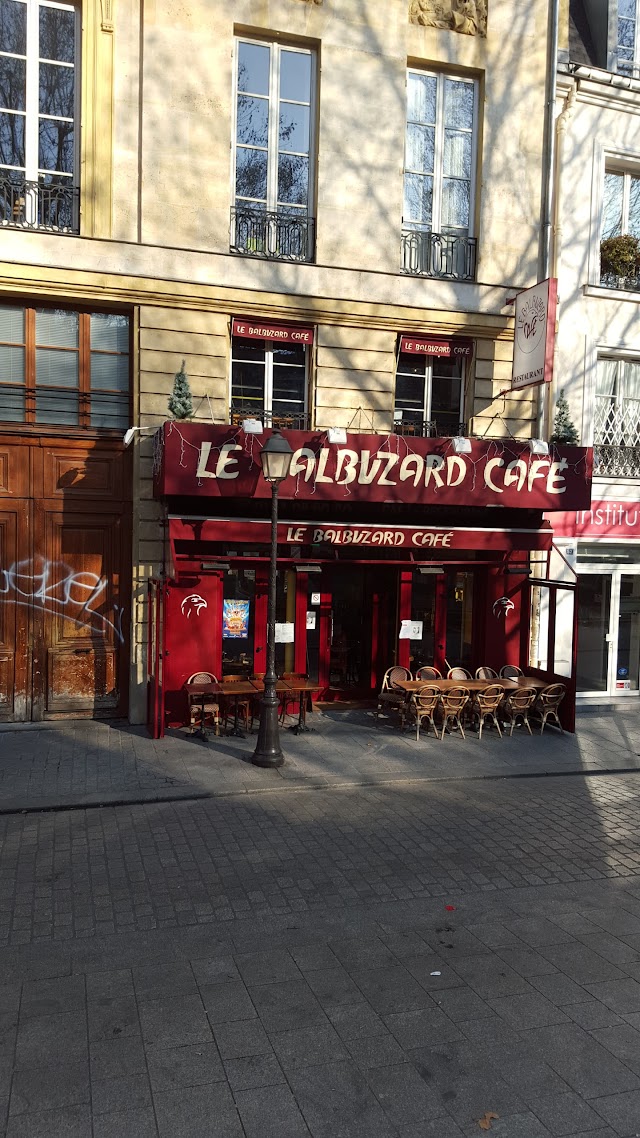 Le Balbuzard Café