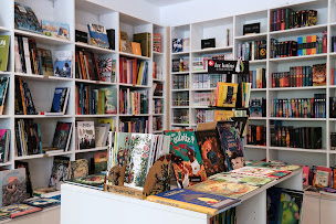 Photo n°23 de Chez Margot Librairie-Boutique à Cambo-les-Bains (Librairie)