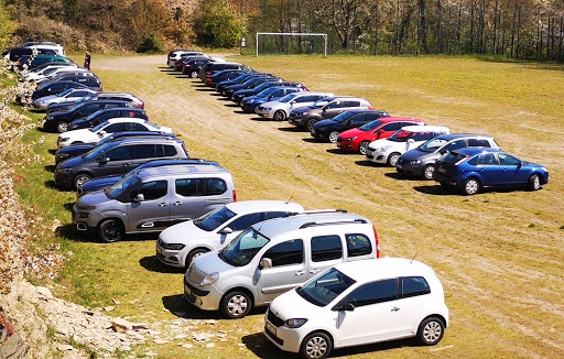 Parkplatz ️ Traumpfad Nette-Schieferpfad (Sportplatz) - Thumbnail