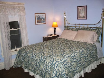 Three Oaks Guest Inn