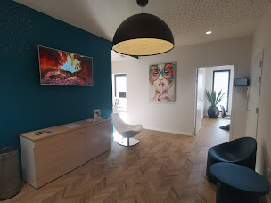 Photo n°6 de De Petrini Christian à Châteaurenard (Parodontiste spécialiste des implants dentaires)