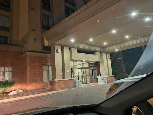 Newmarket Hotel and Suites