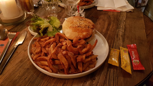 Photo 1 - Martinet Burger House
