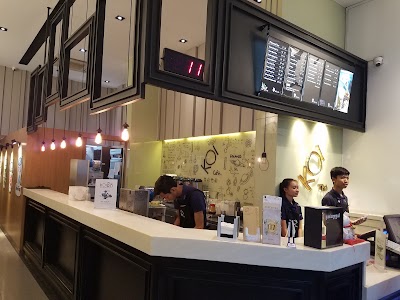 Photos of KOI Th&eacute;