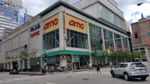 AMC DINE-IN 600 North Michigan 9