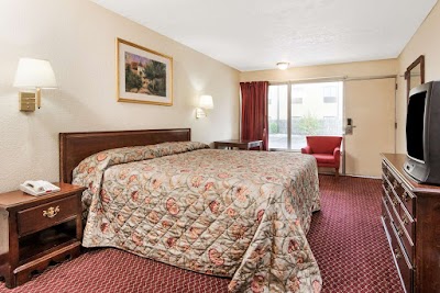 Photos of Knights Inn - Columbus
