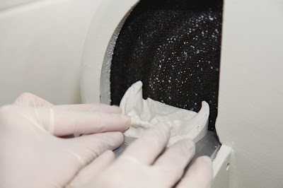 Photos of ENDOMAK Dental Clinic