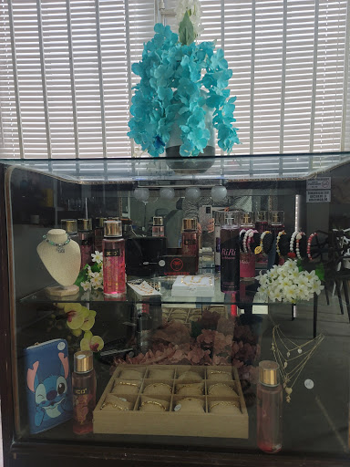 J&M Style Gallery - United States