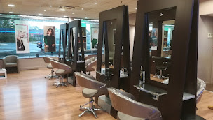 Photo n°5 de L'Atelier Intermède - Coiffeur Eysines à Eysines (Magasin de cosmétiques)