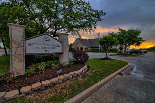 Aesthetic Family Dentistry - Dentist in Baytown - Thumbnail