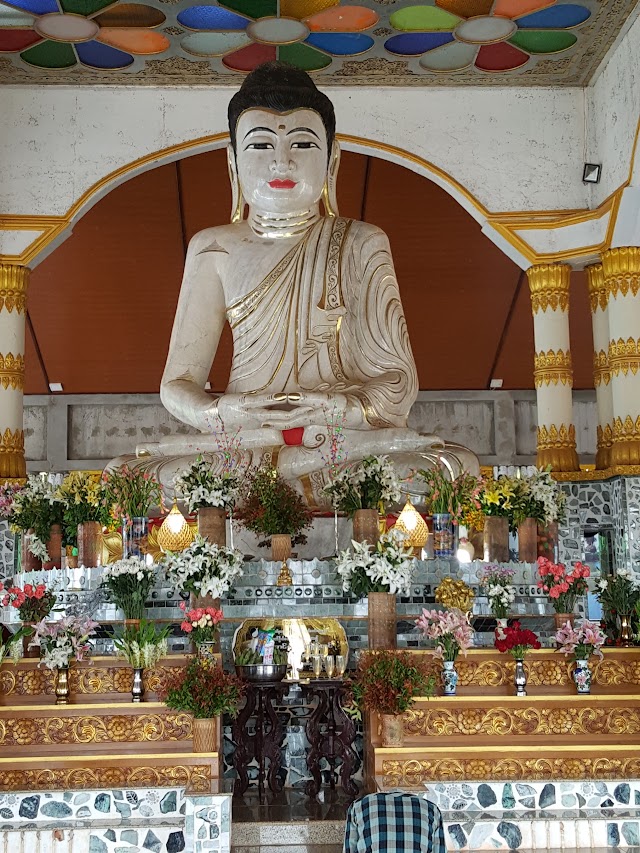 Kyaut Ka Latt Pagoda