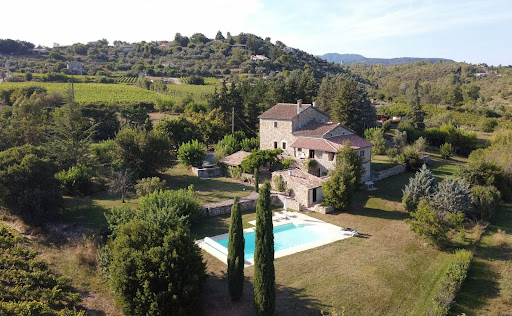 Photo de Chez Michel, Une Belle Maison Avec Piscine