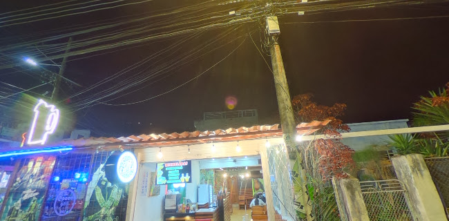 Opiniones de VIDA EXÓTICA BAR - CAFÉ en Baños de Agua Santa - Pub