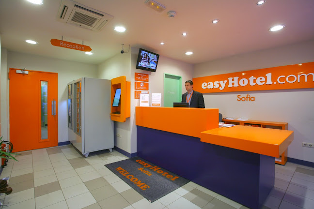 Easy Hotel Phone number