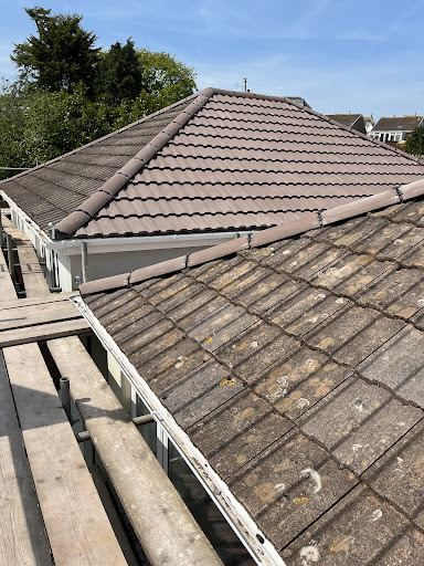 NJones roofing Logo