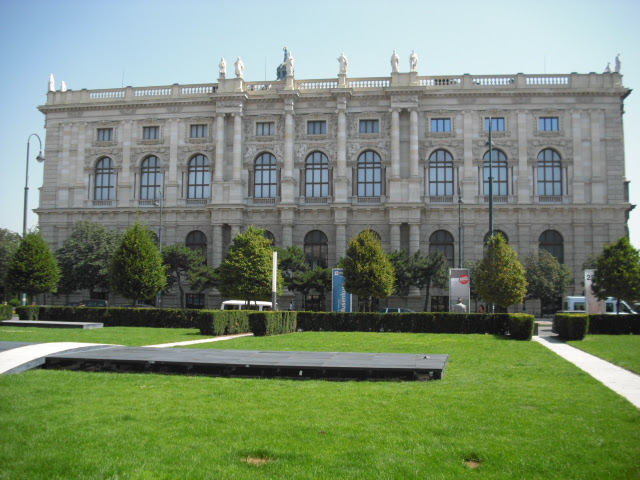 Maria-Theresien-Platz