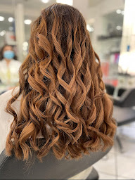 Photo n°14 de Confidences le salon grandclement Villeurbanne coiffure à Villeurbanne (Magasin de produits de beauté)