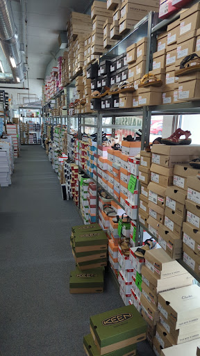 Entrepôt Chaussures P.R.I.X. Gallery - Canada
