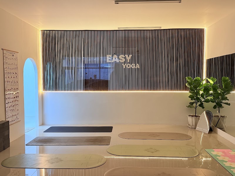 โยคะง่ายๆแค่เริ่ม – Easy Yoga Studio (ม้าไม้การ์เดนท์ บางใหญ่)
