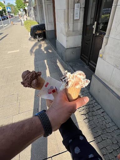 Arici's Cafè & Eis - Thumbnail