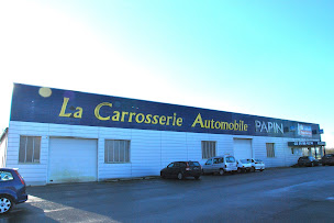 Photo n°2 de CARROSSERIE PAPIN - LA FERRIERE à La Ferrière (Atelier de réparation automobile)