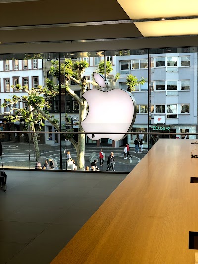 Photos of Apple Gro&szlig;e Bockenheimer Stra&szlig;e
