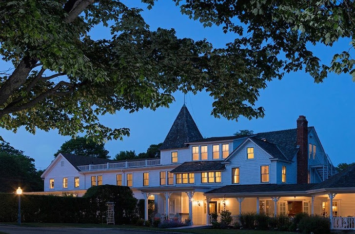 Shelter Island House by null