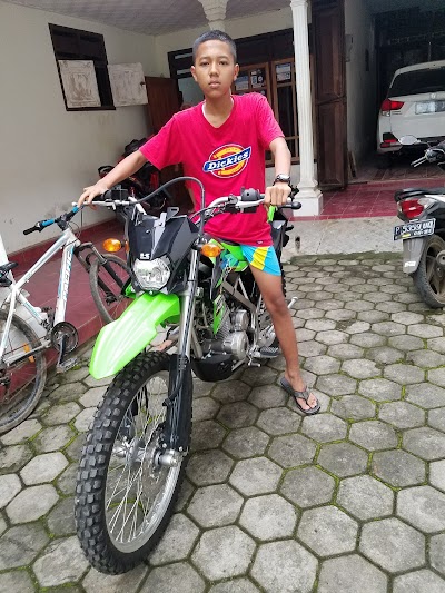 Photos of TUMBUH JAYA MOTOR - Kawasaki Banyuwangi