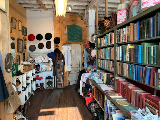 Waterford Antique Market Gallery - Canada