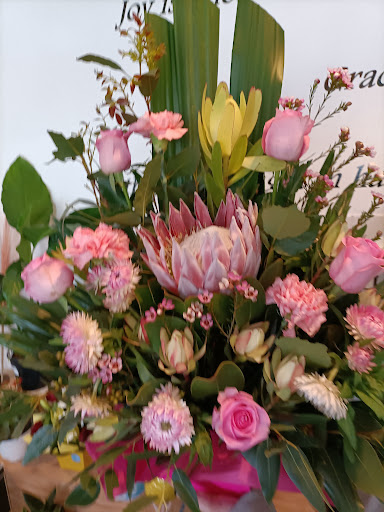 Riverside Flowers & Gifts - Thumbnail