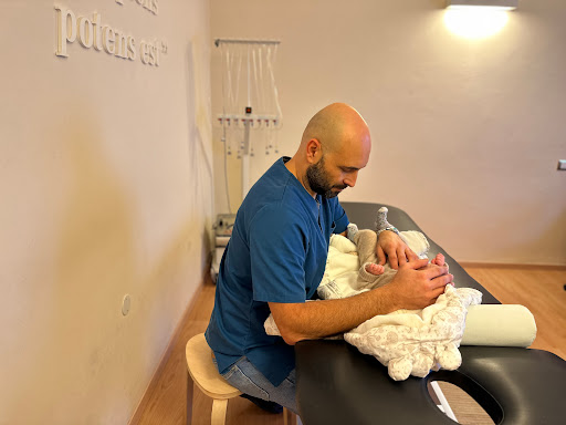Scarpellini Dott. Alessandro DOTT.IN OSTEOPATIA, FISIOTERAPISTA - Italy
