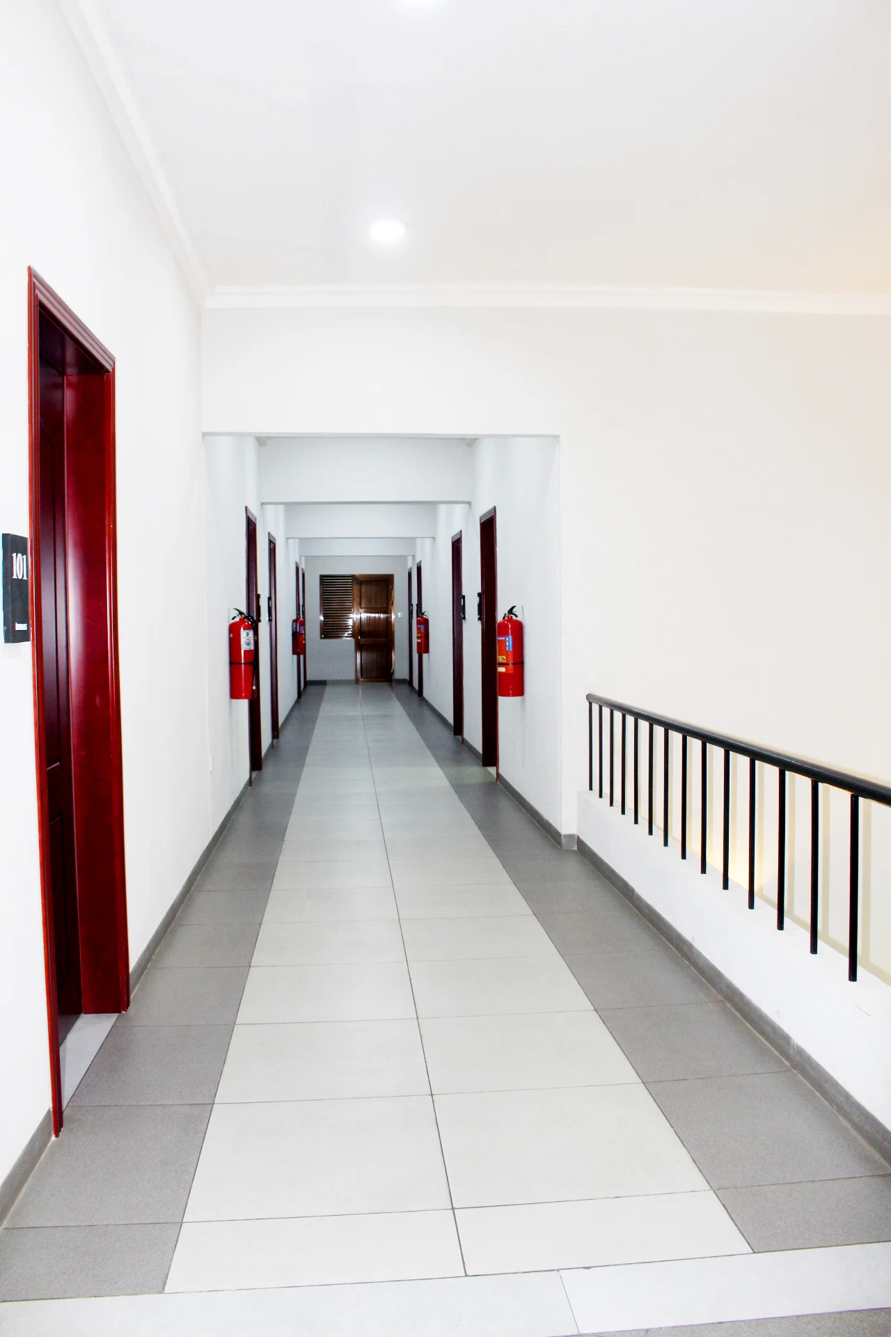Ixoras Hotel
