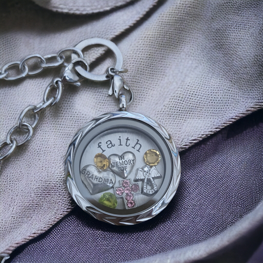 Memory Lockets UK - Visual