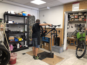 Photo n°15 de Charles Sports - SKISET à Châtel (Magasin de ski)