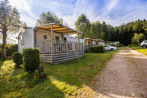 Photo de Camping Les Granges Bas à Gérardmer : piscine chauffée, mobilhomes et hébergements insolites