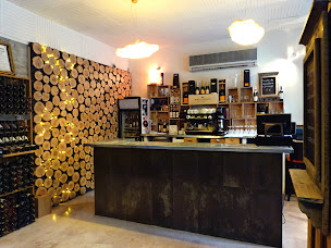 Photo n°1 de La terrasse du carré des maitres à Vals-les-Bains (Cave à vins)